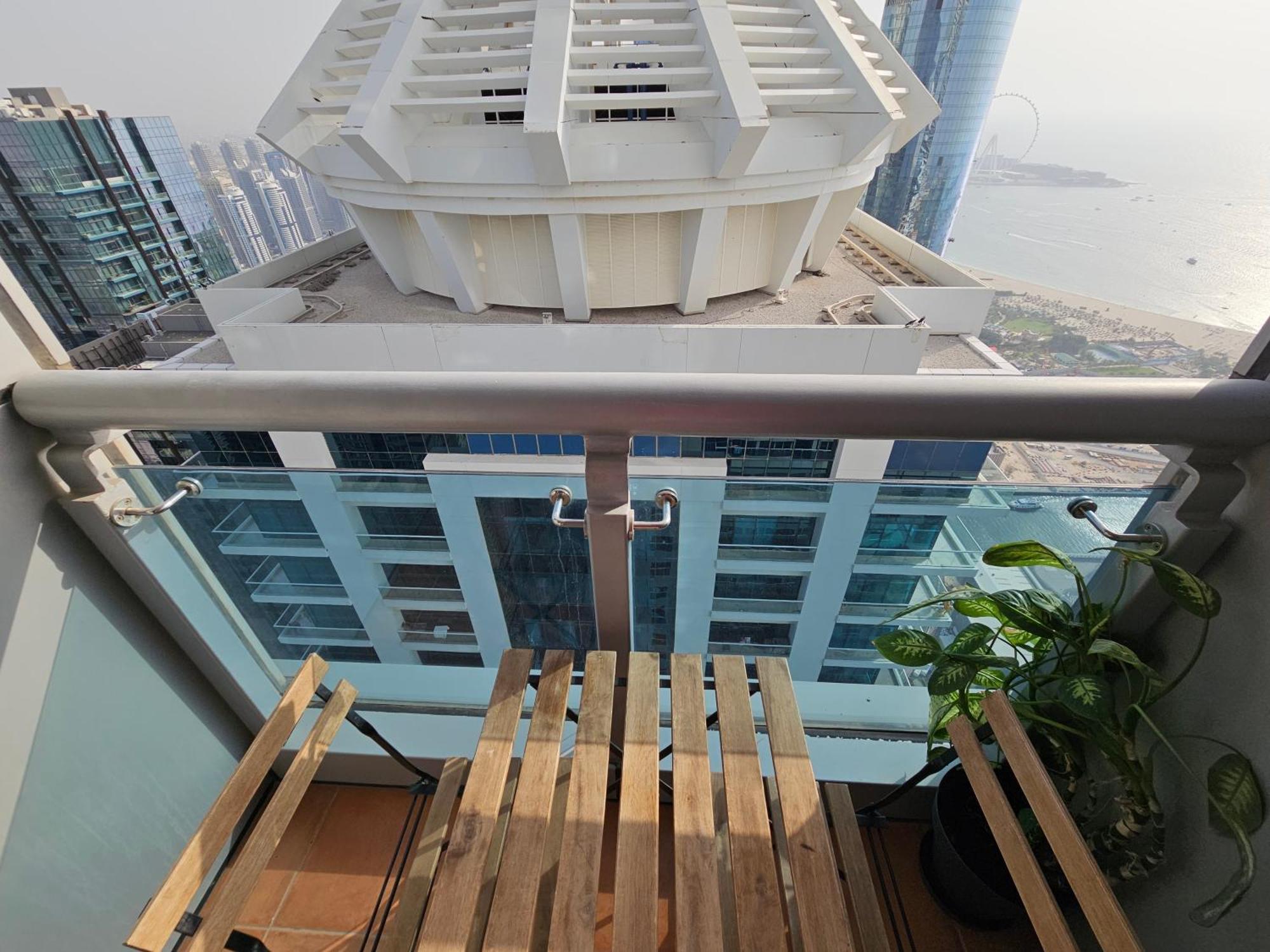 Super Host At Highest Residential Tower In The World, Private Rooms In A Shared Apartment Dubai Ruang foto