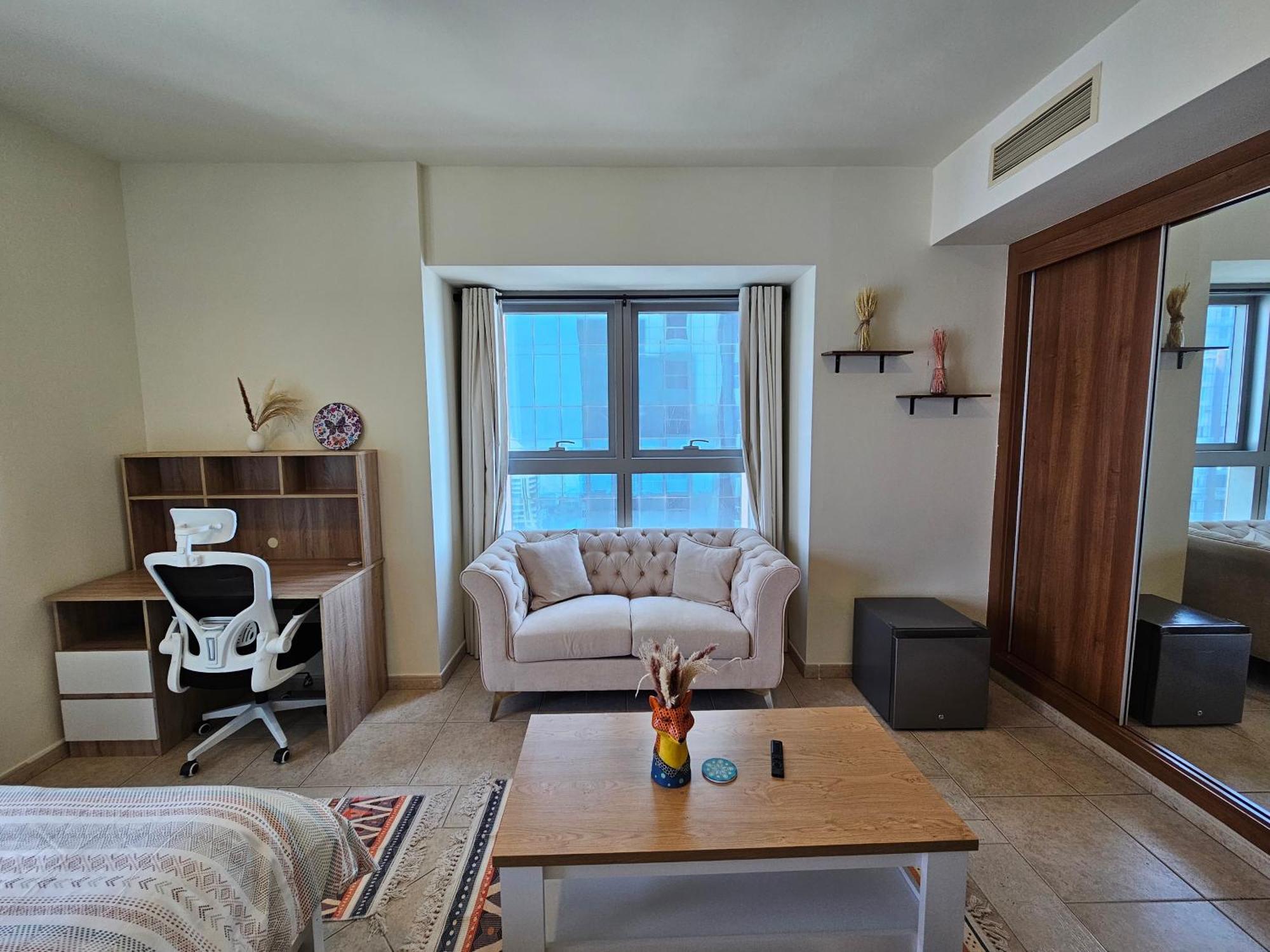 Super Host At Highest Residential Tower In The World, Private Rooms In A Shared Apartment Dubai Ruang foto