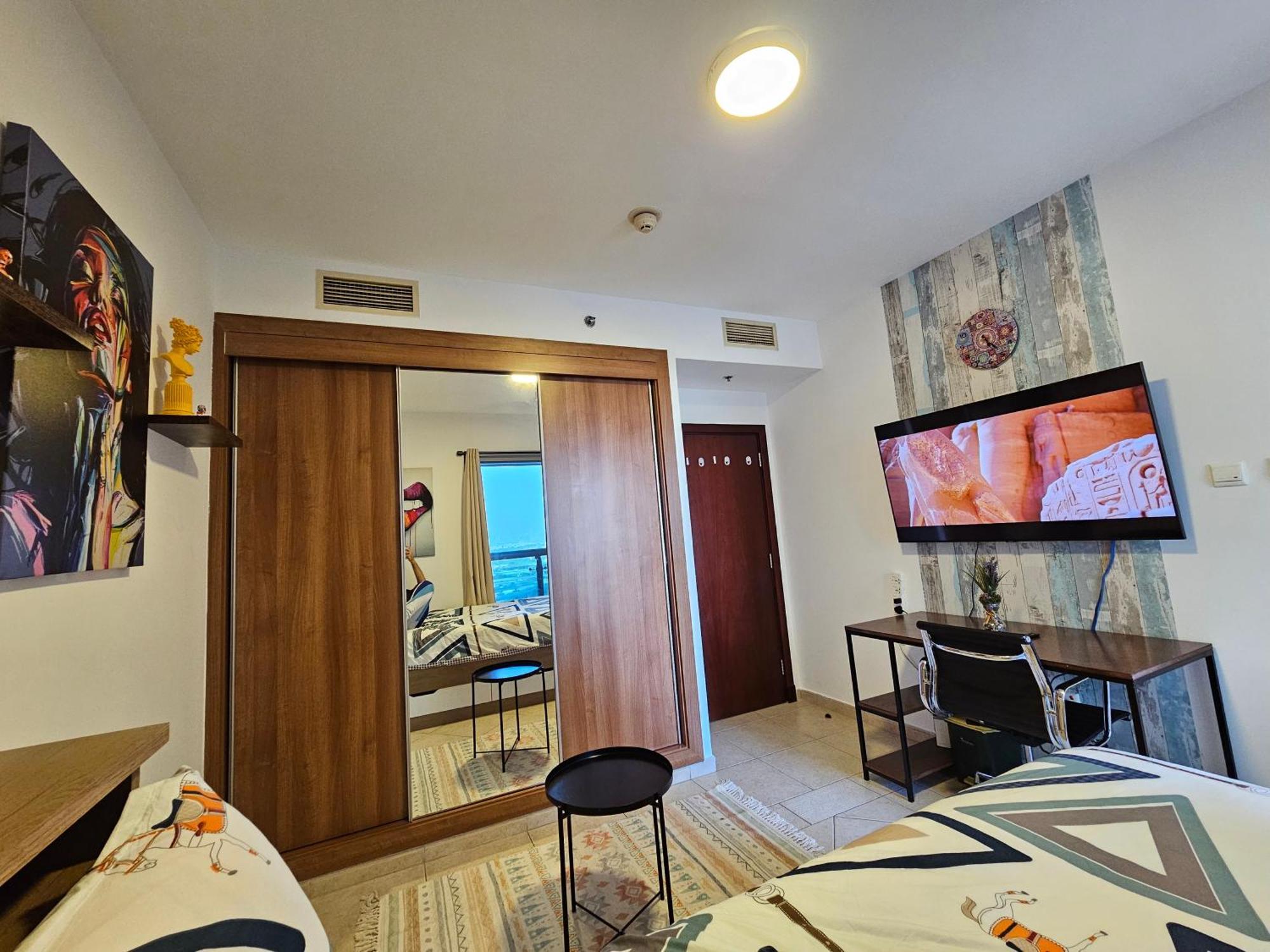 Super Host At Highest Residential Tower In The World, Private Rooms In A Shared Apartment Dubai Ruang foto