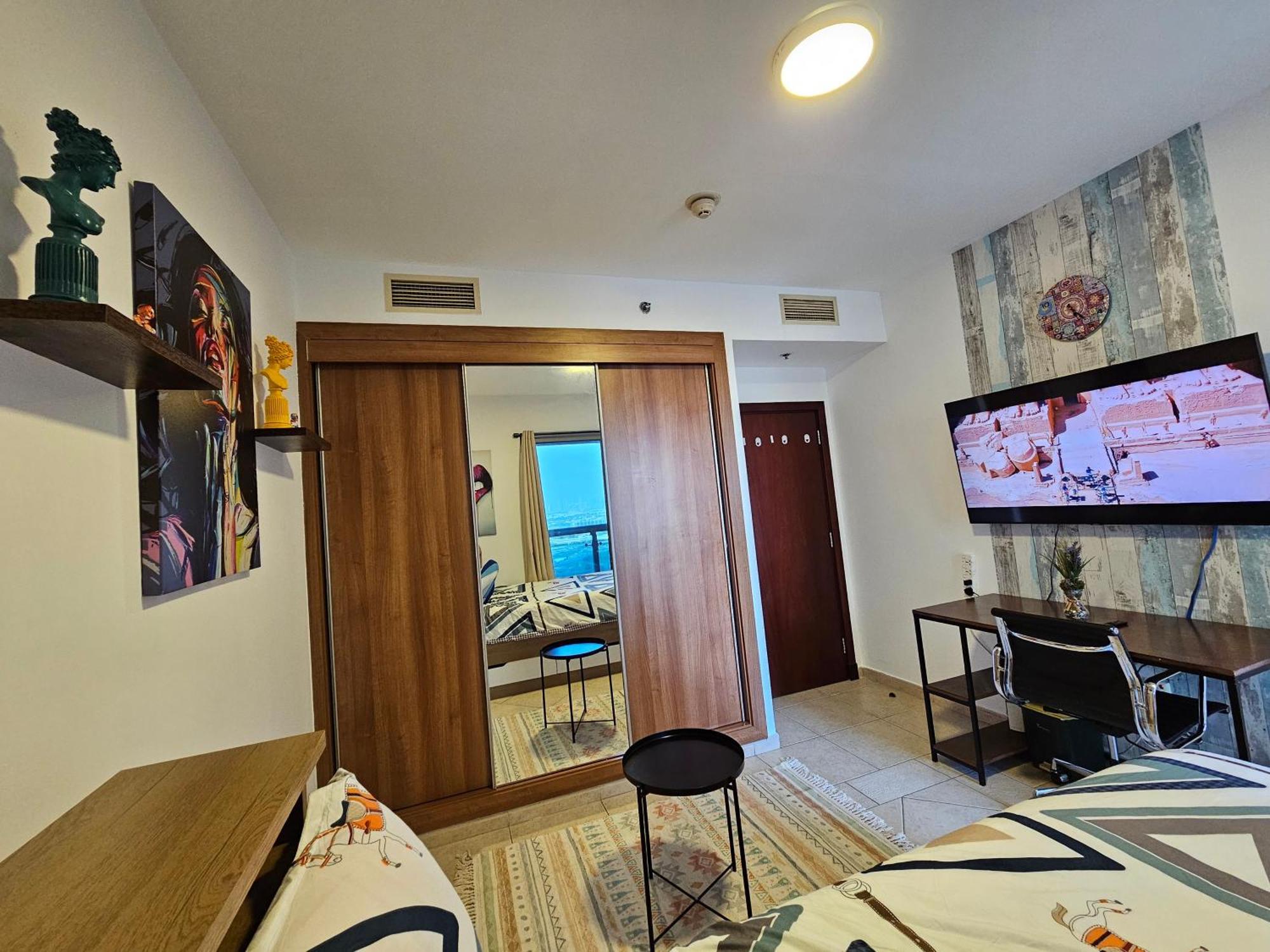 Super Host At Highest Residential Tower In The World, Private Rooms In A Shared Apartment Dubai Ruang foto